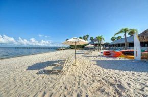 Beach Happy Getaway!! 2 BEDS, 1 BA W Parking